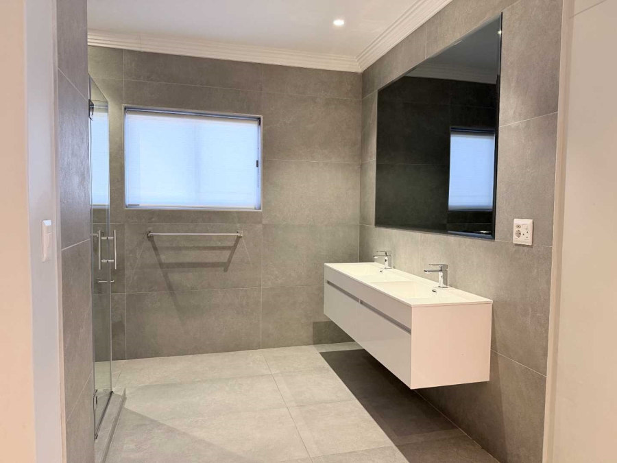 To Let 2 Bedroom Property for Rent in Oakdale Western Cape